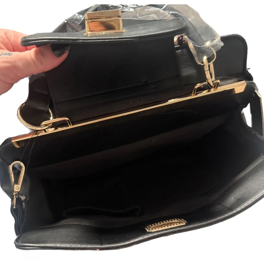 NWT Badgley Mischka Black Vegan Leather Quilted Bag - Picture 4 of 6